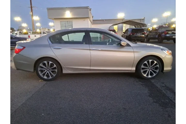 $15901 : Honda Accord 2015 Sport 4dr image 4