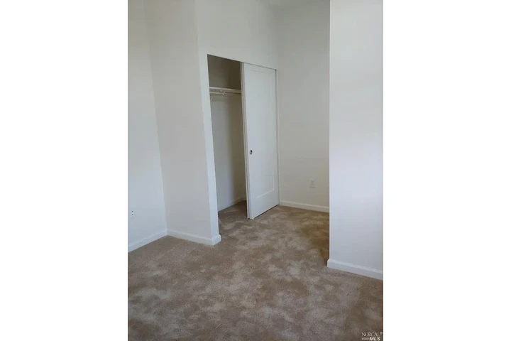 $2350 : SOUTH GATE  CASA DISPONIBLE image 1