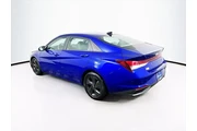 $17143 : Hyundai ELANTRA 2023 SEL 4dr thumbnail