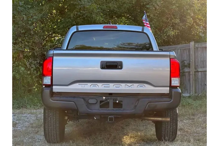 $17990 : 2017 Tacoma image 7