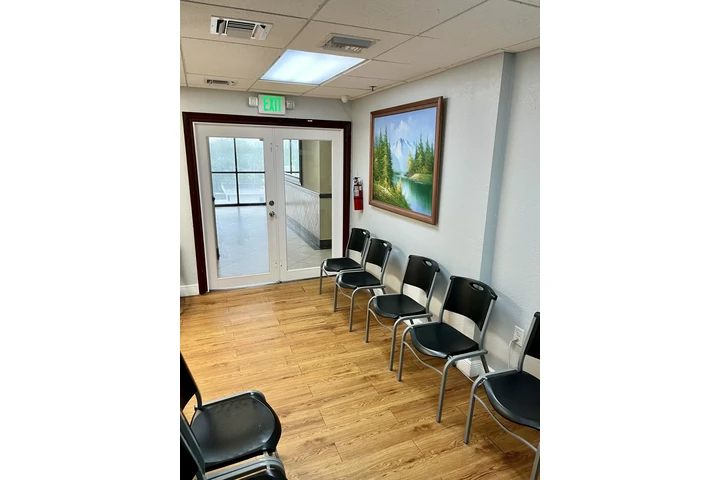 Clínica Médica–Bajo Costo image 3