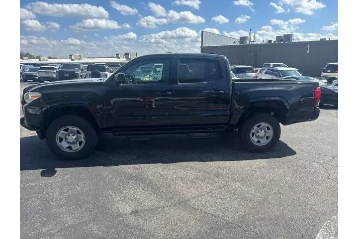 $27990 : Toyota Tacoma 2022 4x2 SR5 4 image 4