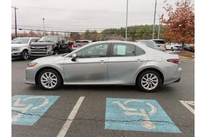 $20900 : Toyota Camry 2023 LE 4dr Sed image 7