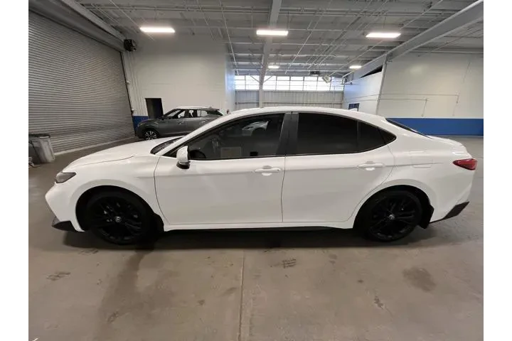 $29571 : Toyota Camry 2025 SE 4dr Sed image 6