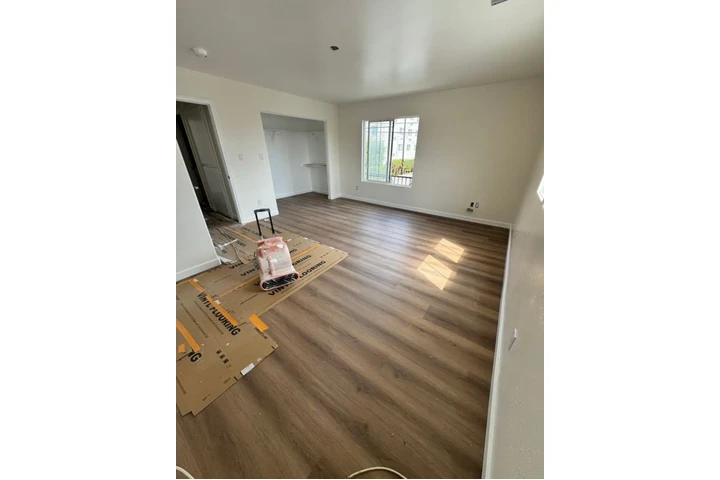 $1450 : 1Bed 1Bath in Fountain Ave, LA image 6