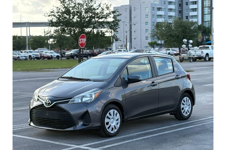 $1500 : Toyota Yaris image 1