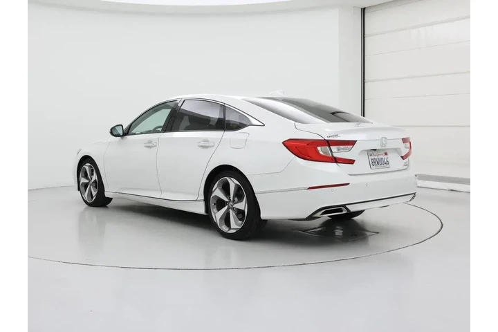 $29998 : Honda Accord 2020 Touring 4d image 2