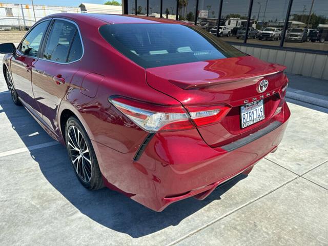 $17999 : 2018 Camry SE image 6