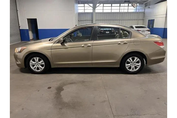 $9952 : Honda Accord 2010 LX-P 4dr S image 6