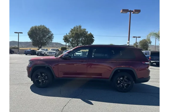 $36752 : Jeep Grand Cherokee L 2023 4 image 5