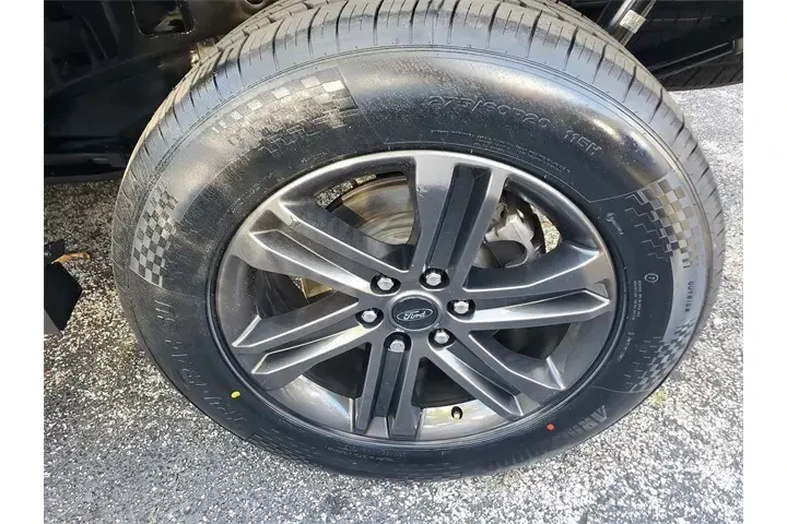 Ford F-150 2022 4x4 Lariat 4 image 5