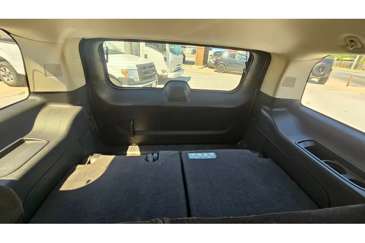 2011 GMC Yukon image 6