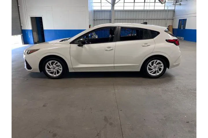 $23939 : Subaru Impreza 2025 AWD Base image 6