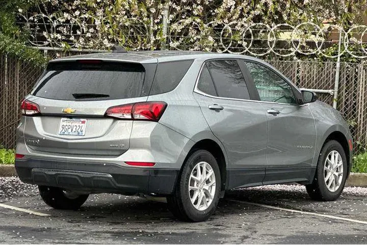 $18500 : Chevrolet Equinox 2023 4x4 L image 3