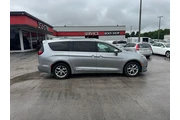 2018 Pacifica Limited FWD