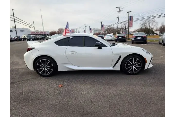 $32999 : Toyota GR86 2025 2dr Coupe 6 image 8