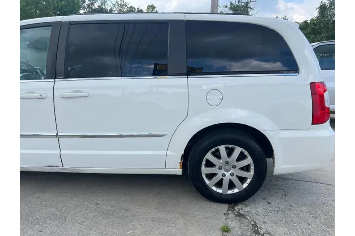 $4995 : 2013 Town and Country Touring image 9