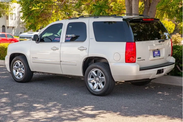 2010 GMC Yukon SLT image 7