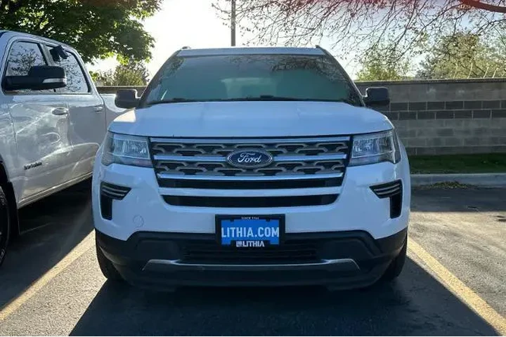 $16995 : Ford Explorer 2018 AWD XLT 4 image 2