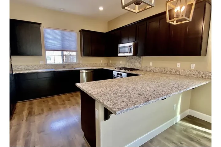 $1500 : Beautiful and spacious home $$ image 2