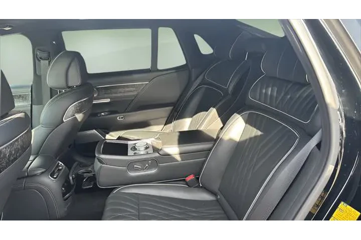$39444 : Genesis G90 2023 AWD 3.5T e- image 10