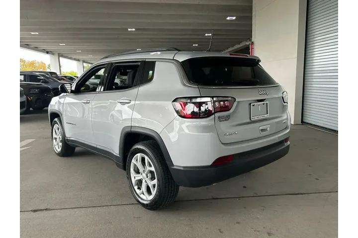 $22710 : Jeep Compass 2024 4x4 Latitu image 3