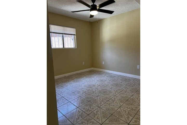 $2600 : Casa De Renta Duplex image 4