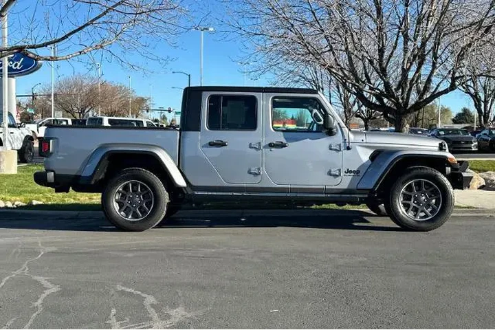 $26995 : Jeep Gladiator 2020 4x4 Spor image 8