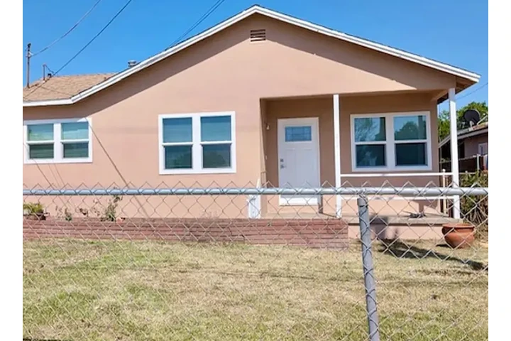 $1950 : Casa De renta🏠Azusa, CA image 1