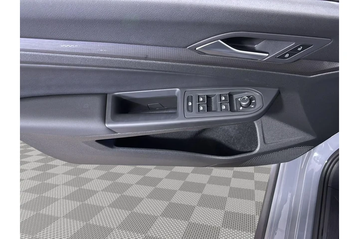 $31694 : 2024 Golf GTI SE image 2