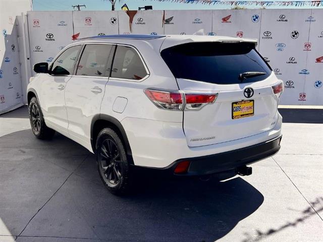 $19995 : Used 2016 Highlander FWD 4dr image 5