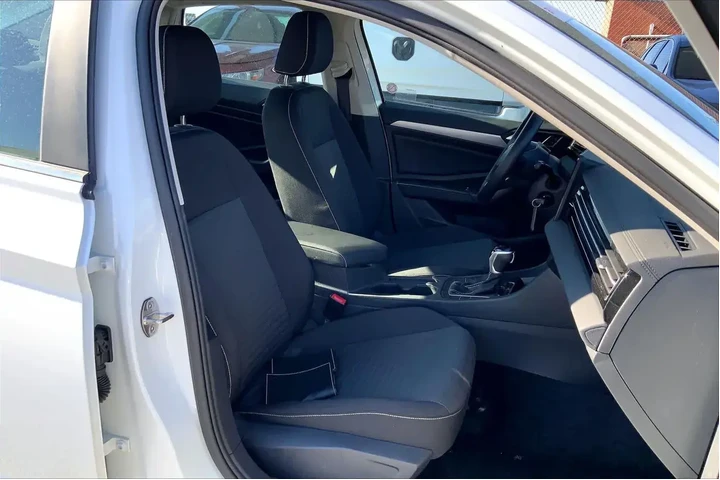 $20222 : Volkswagen Jetta 2025 S 4dr image 9