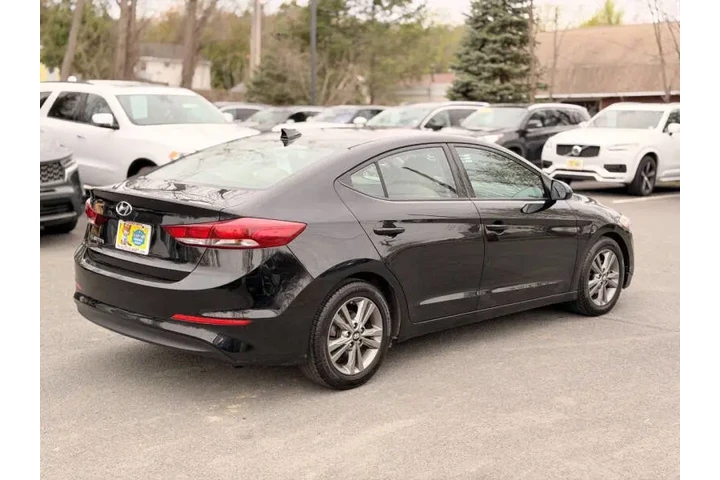 $9995 : 2018 Elantra SEL image 9
