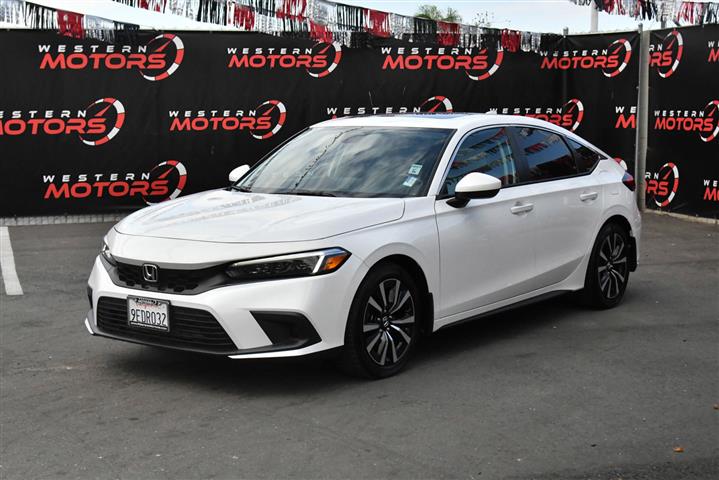 $24997 : Civic Hatchback EX-L image 3