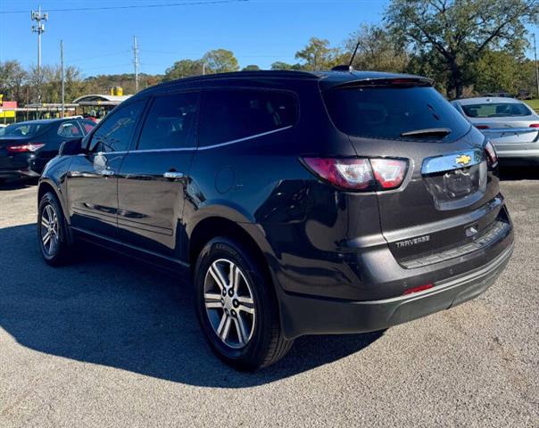 $9500 : 2017 Traverse LT image 7