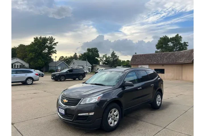 $10995 : 2014 Traverse LS | Dickinson image 5
