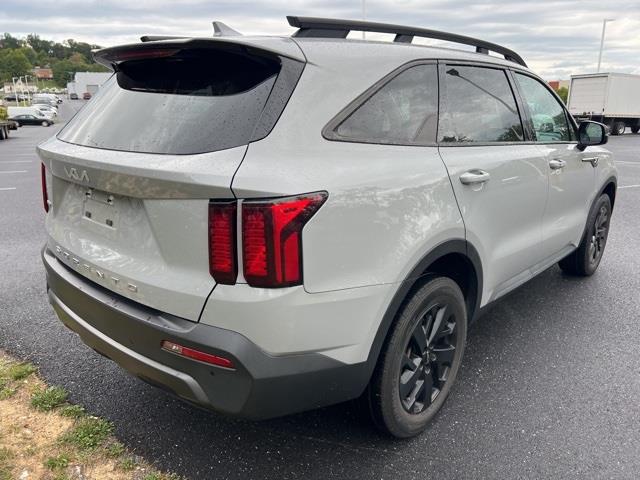 $28998 : PRE-OWNED 2022 KIA SORENTO S image 8