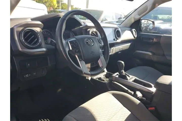 $27990 : Toyota Tacoma 2022 4x2 TRD O image 10