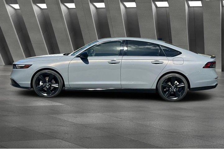 $29500 : Honda Accord Hybrid 2025 Spo image 8