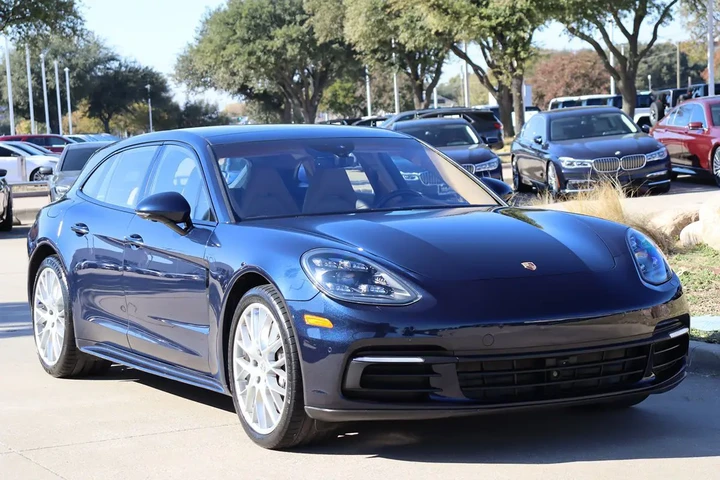 $49998 : 2018 Panamera 4 image 3