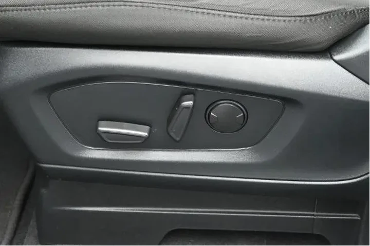 $30900 : Ford Explorer 2023 XLT 4dr S image 10