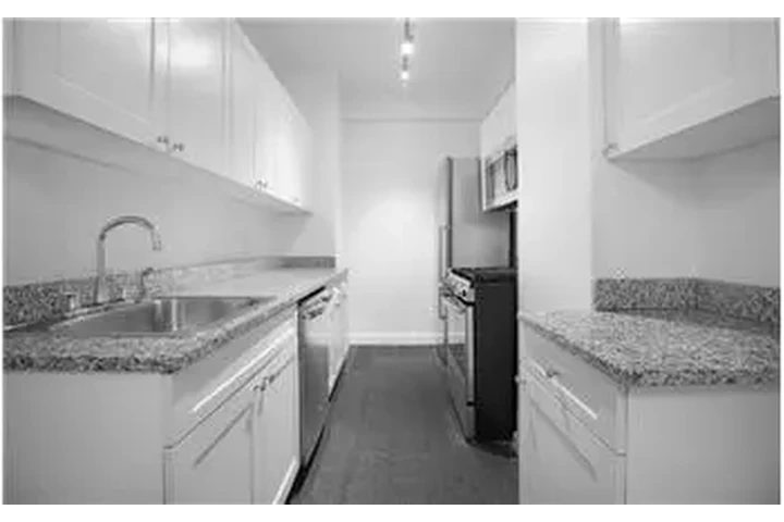 $4200 : Rental property with 1 bedro image 4