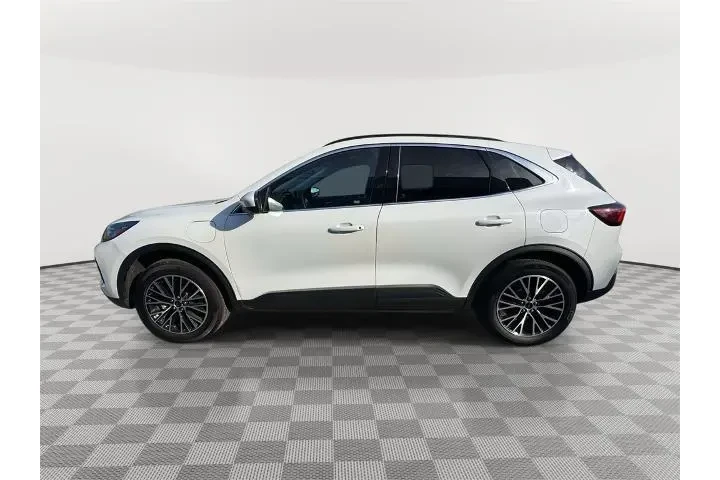 $35654 : Ford Escape Plug-In Hybrid 2 image 4