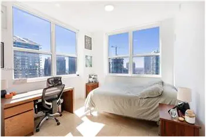 $6000 : Rental property with 3 bedro image 8