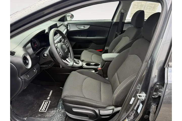 $16773 : Kia Forte 2024 LXS 4dr Sedan image 10
