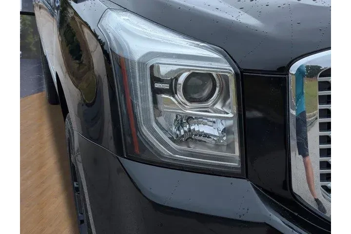 $39999 : GMC Yukon 2020 4x4 Denali 4d image 4