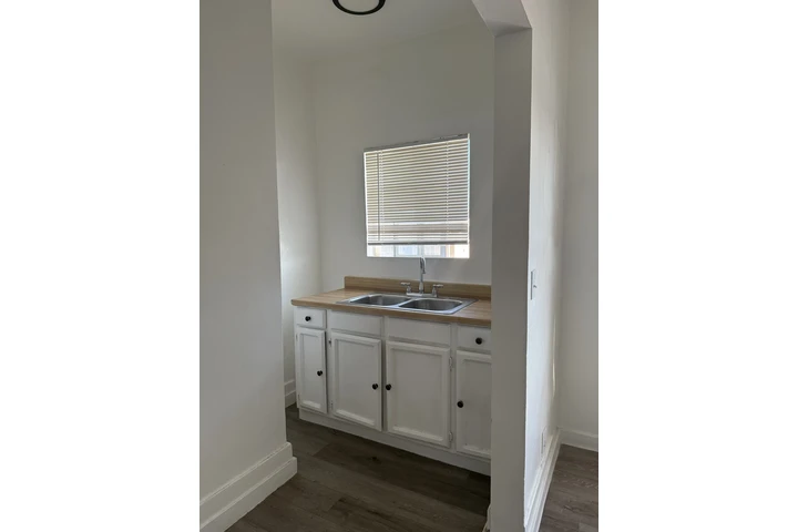 $1200 : APARTAMENTO SENCILLO image 3