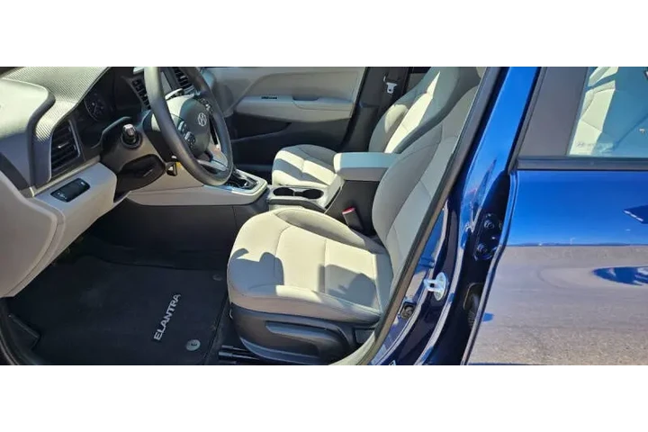 $13490 : 2019 Elantra SE image 10