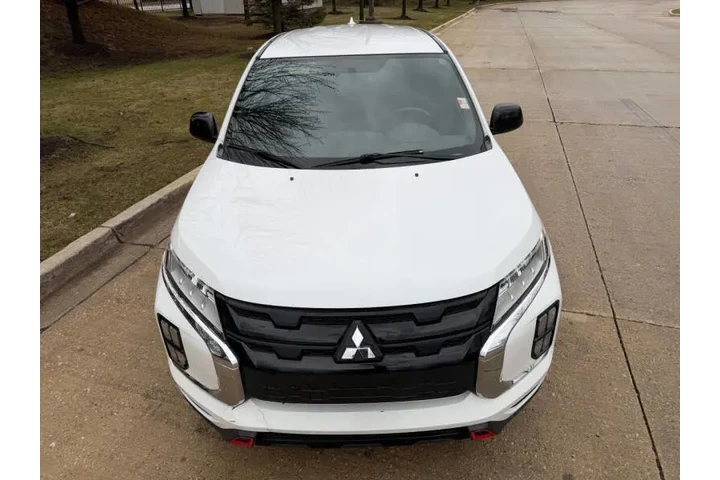 $15995 : 2020 Outlander Sport ES image 3