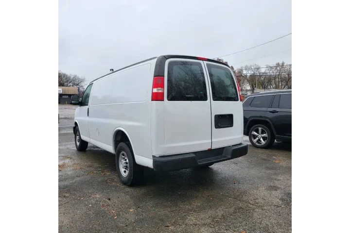 $12999 : 2018 Express 2500 image 8